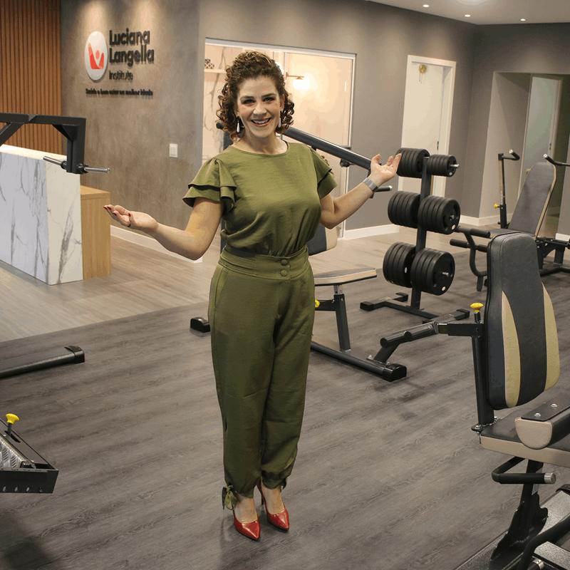 Luciana Langella no salão de musculação